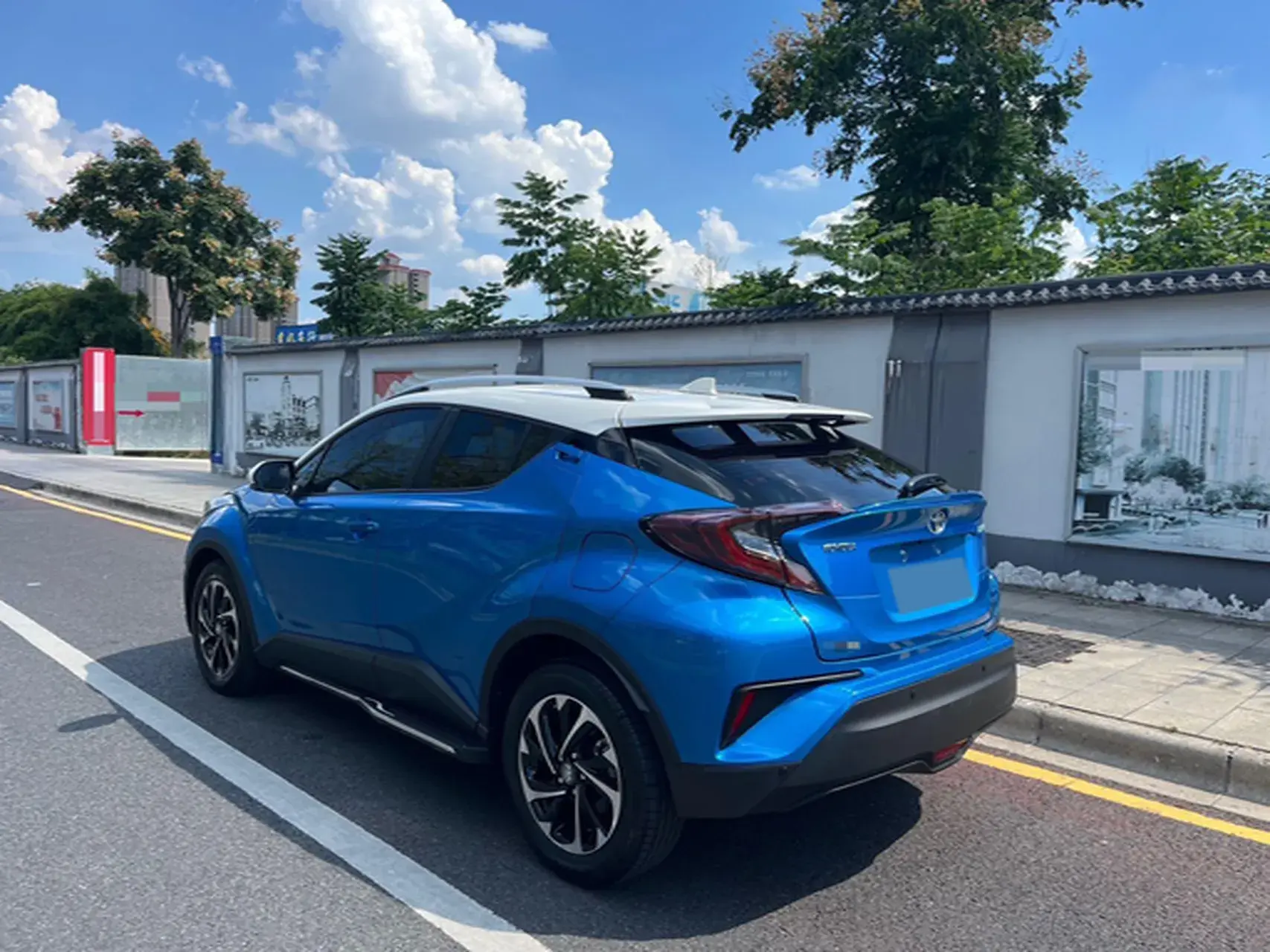 2021 TOYOTA IZOA thumbnail 3