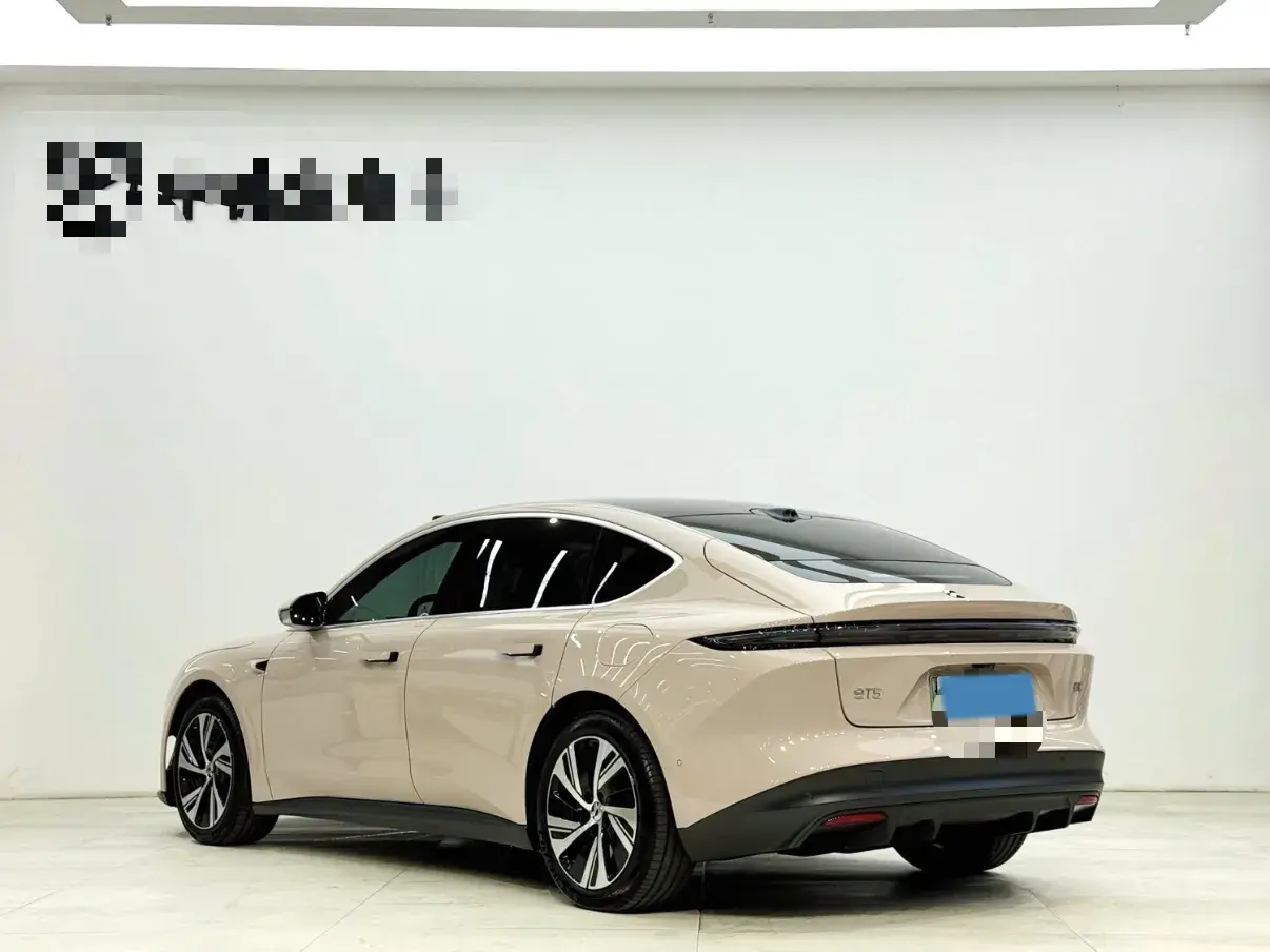 2024 NIO ET5 thumbnail 4