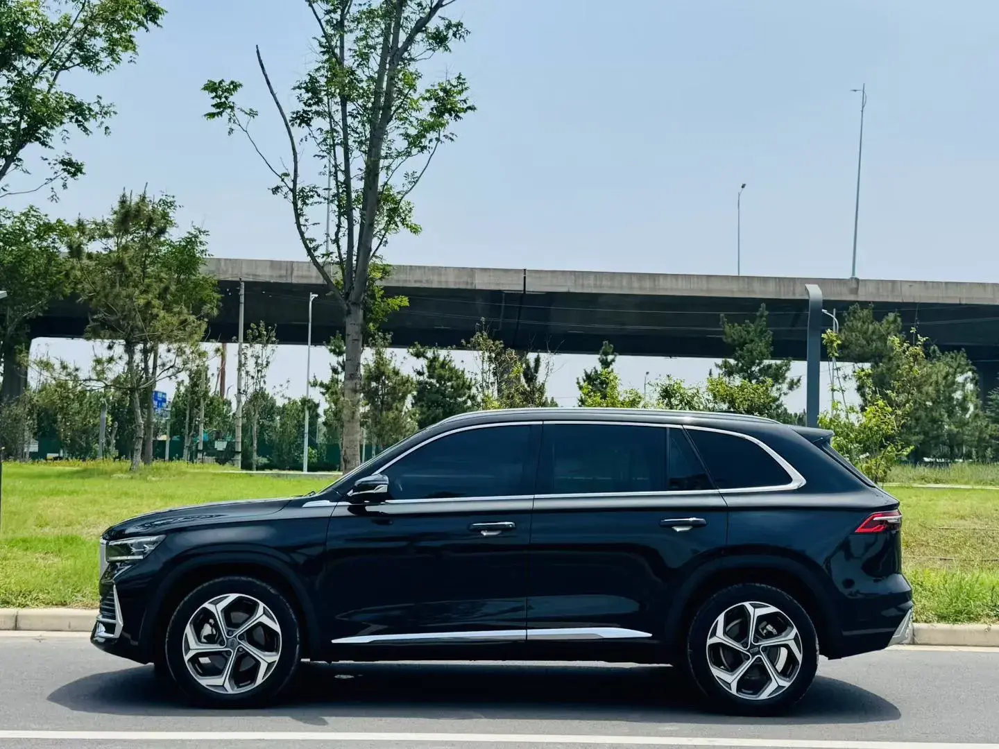 2021 GEELY MONJARO thumbnail 2