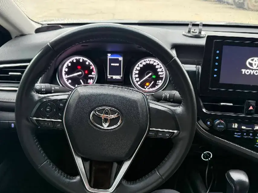 2023 TOYOTA CAMRY thumbnail 3