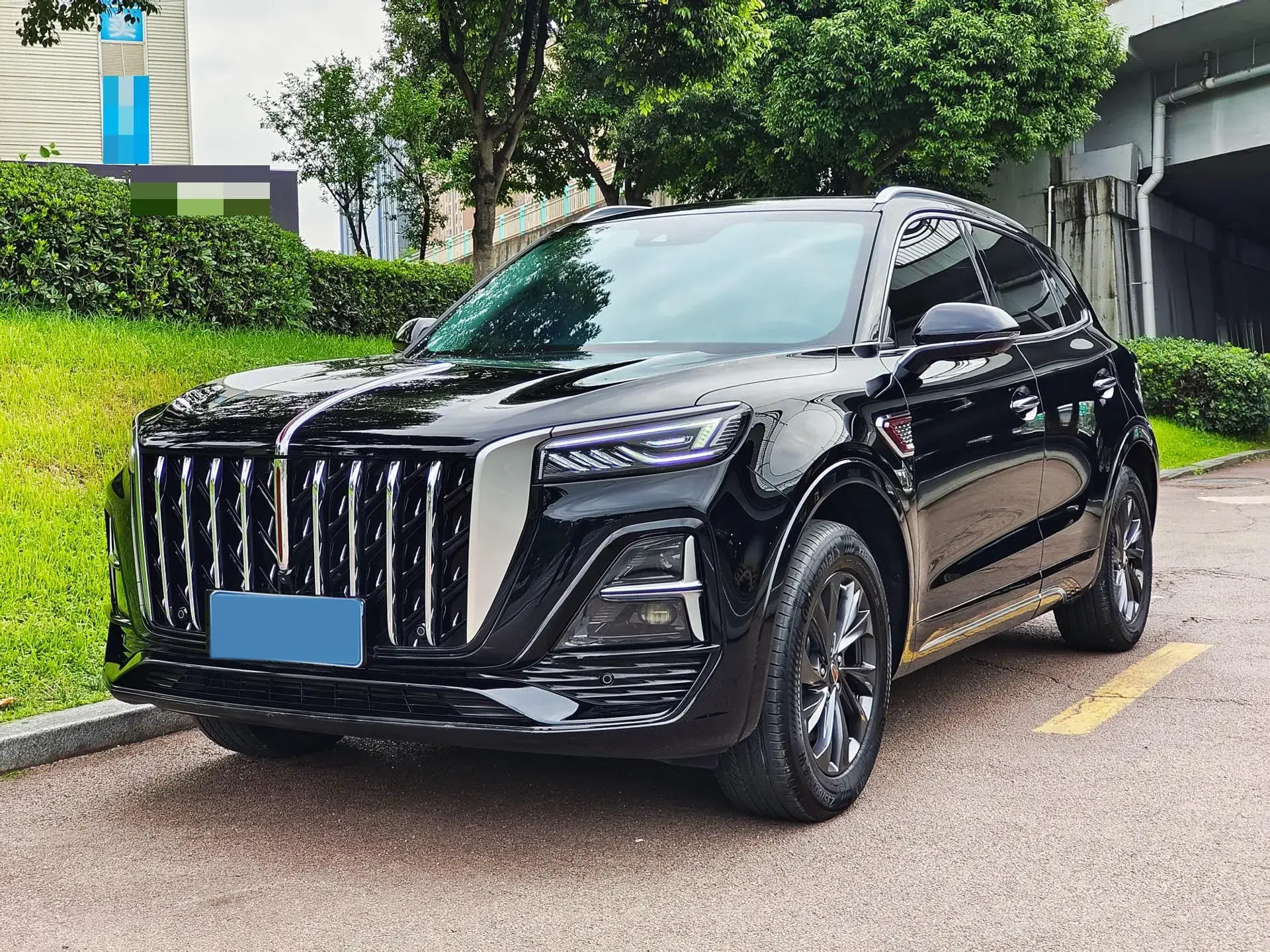 2023 HONGQI HS5 view 1
