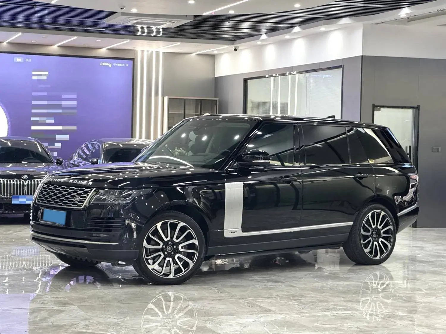 2021 LAND ROVER view 1