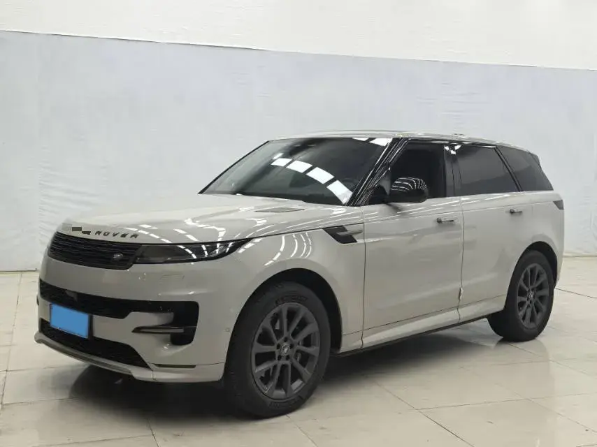 2023 LAND ROVER view 1