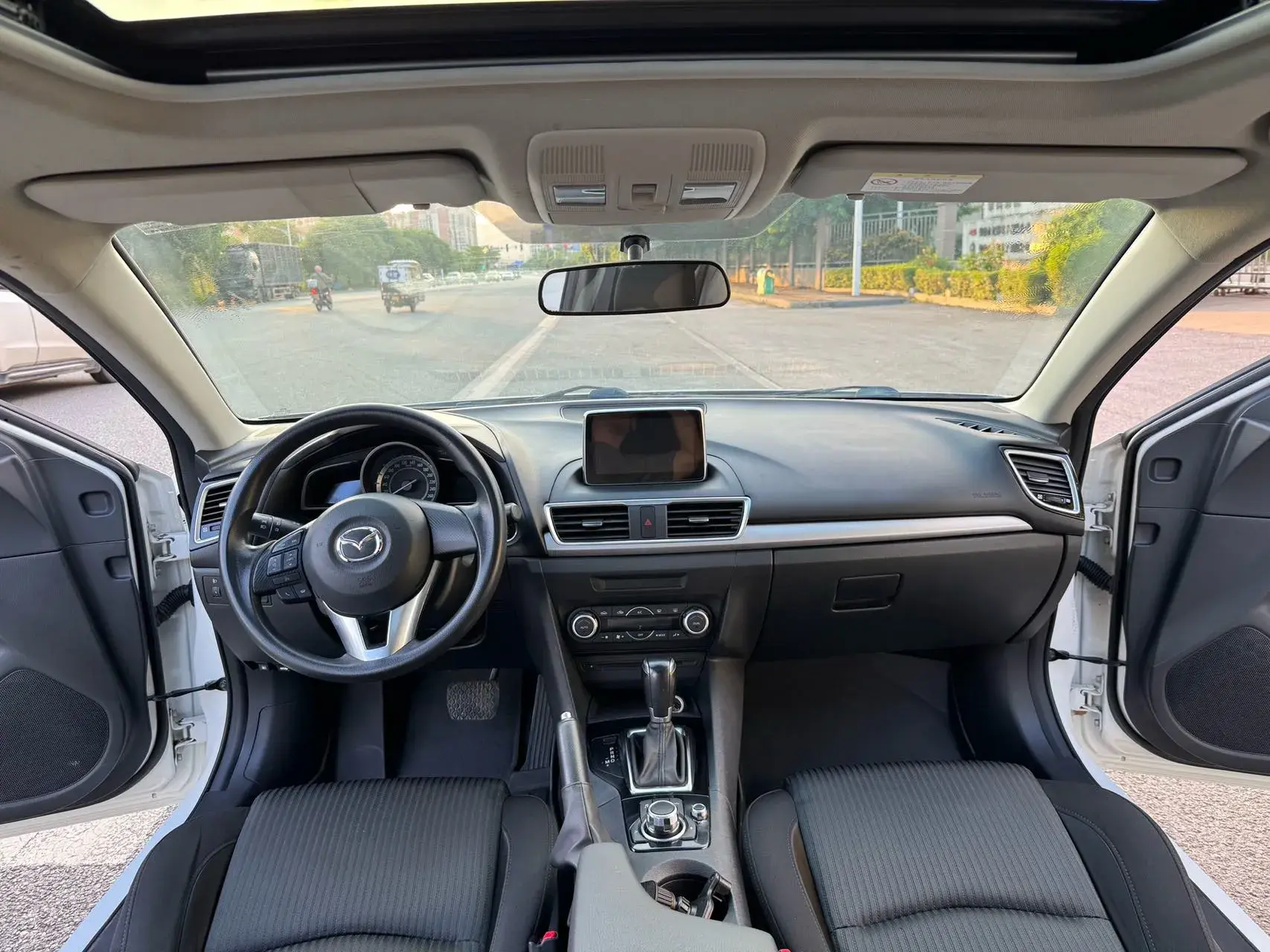 2023 ROEWE RX5 thumbnail 3