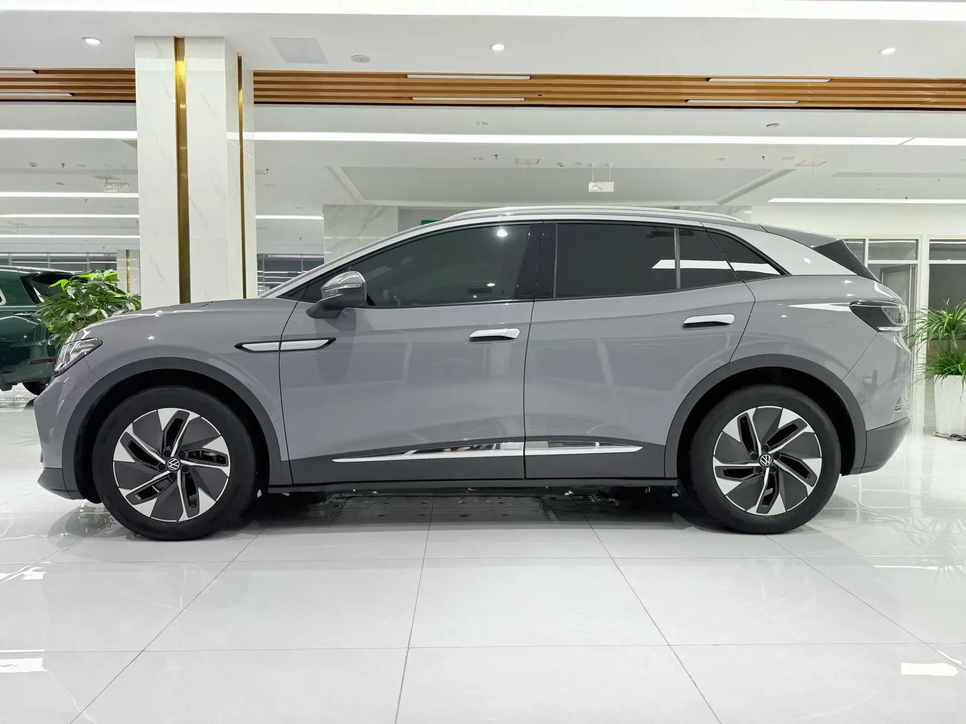 2024 VOLKSWAGEN ID.4 thumbnail 2