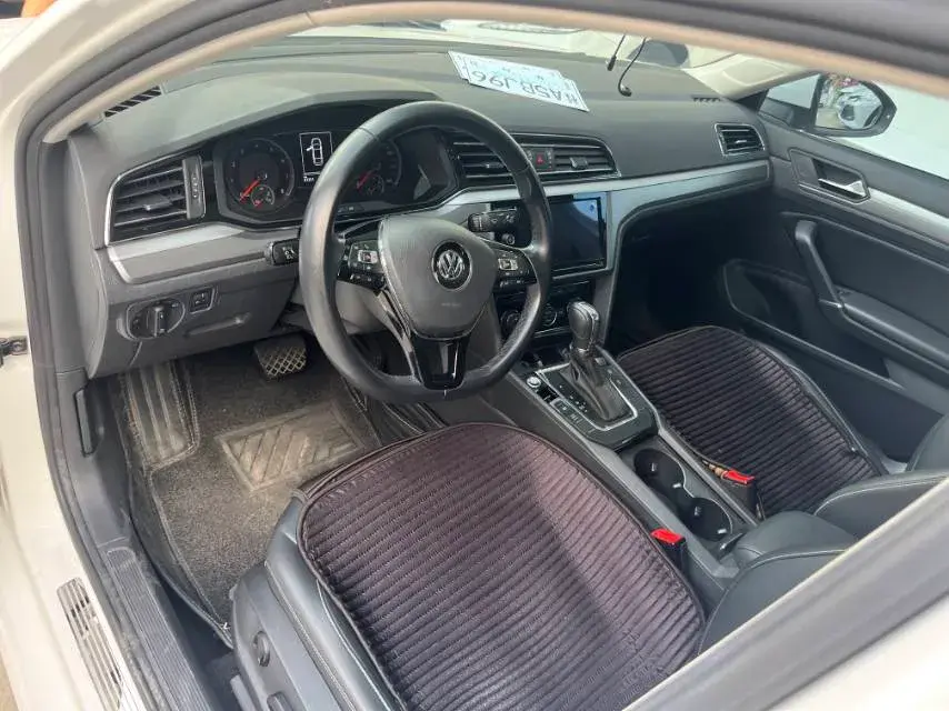 2019 VOLKSWAGEN LAMANDO thumbnail 4