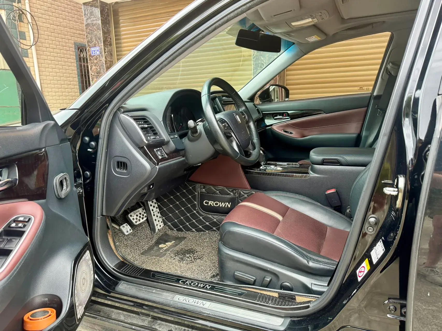 2017 TOYOTA CROWN thumbnail 2