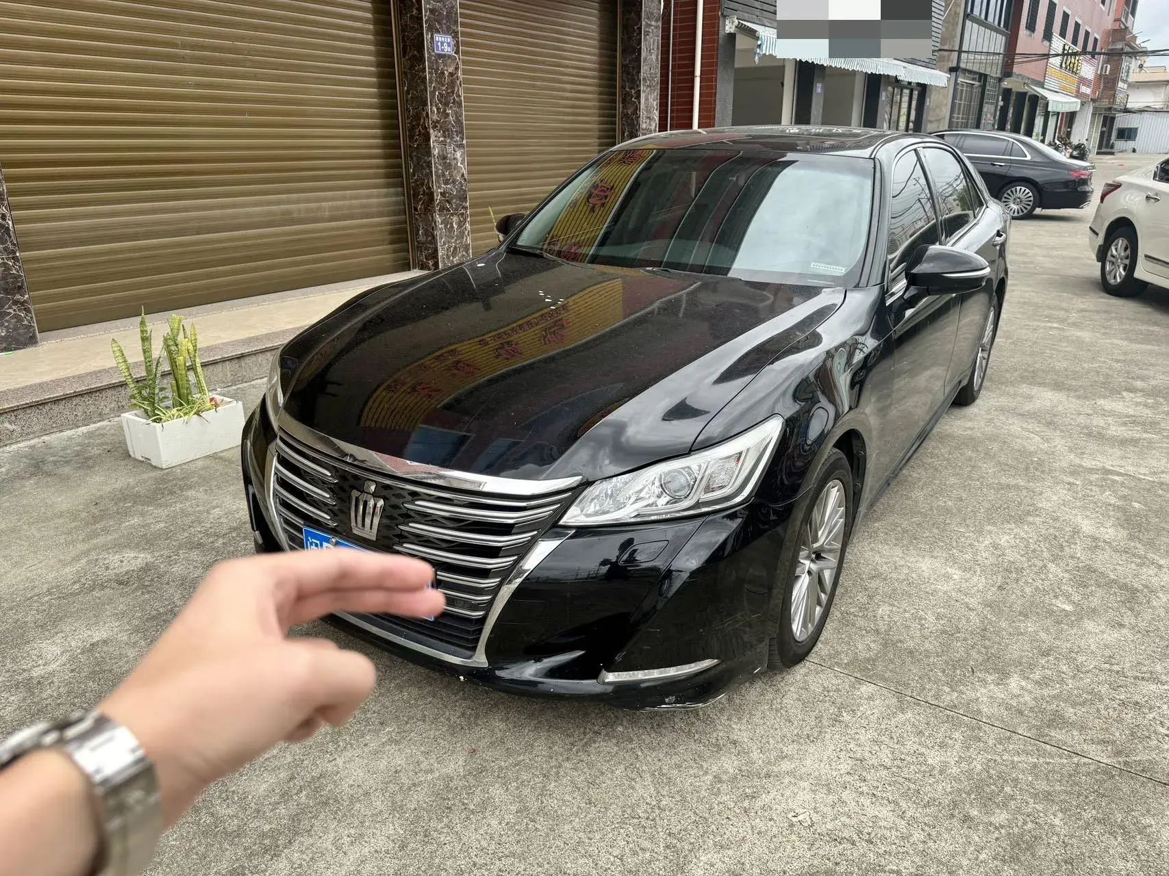 2017 TOYOTA CROWN view 1