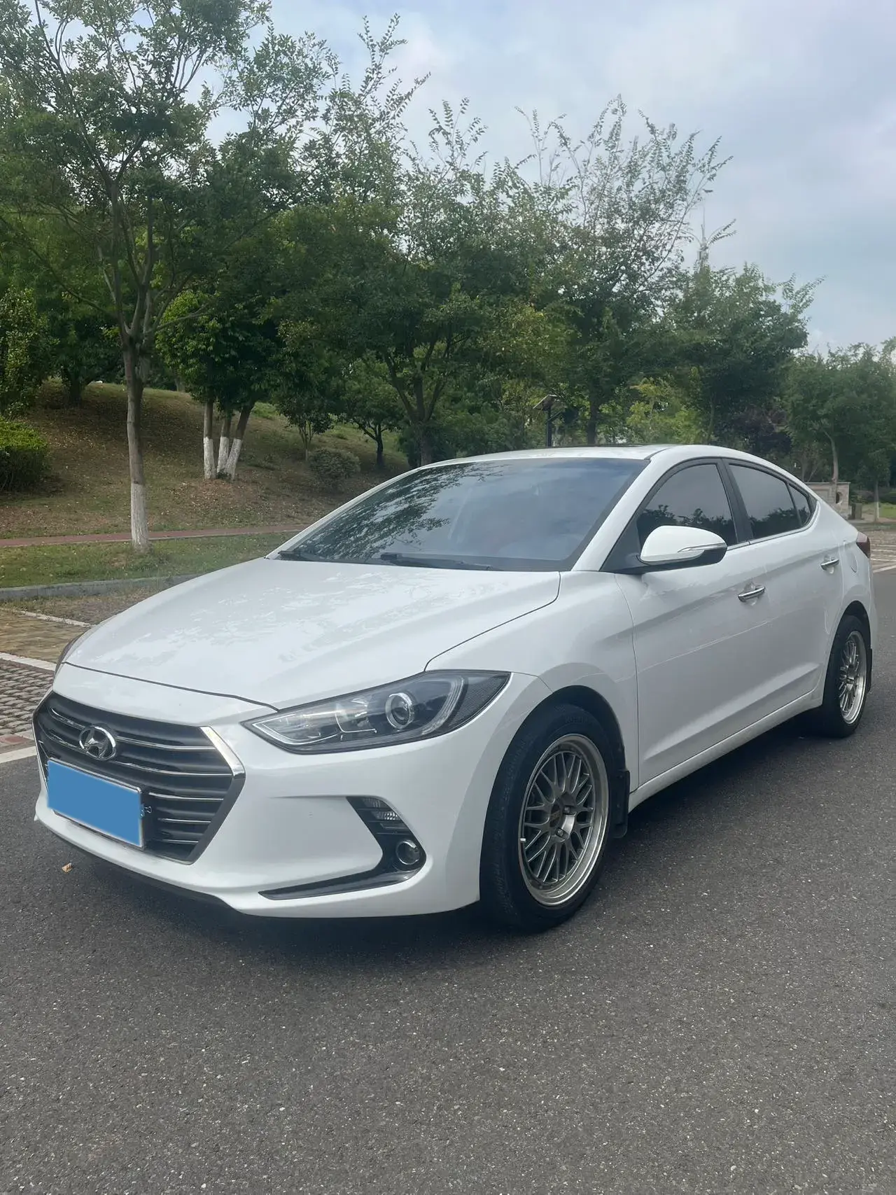 2016 HYUNDAI ELANTRA view 1