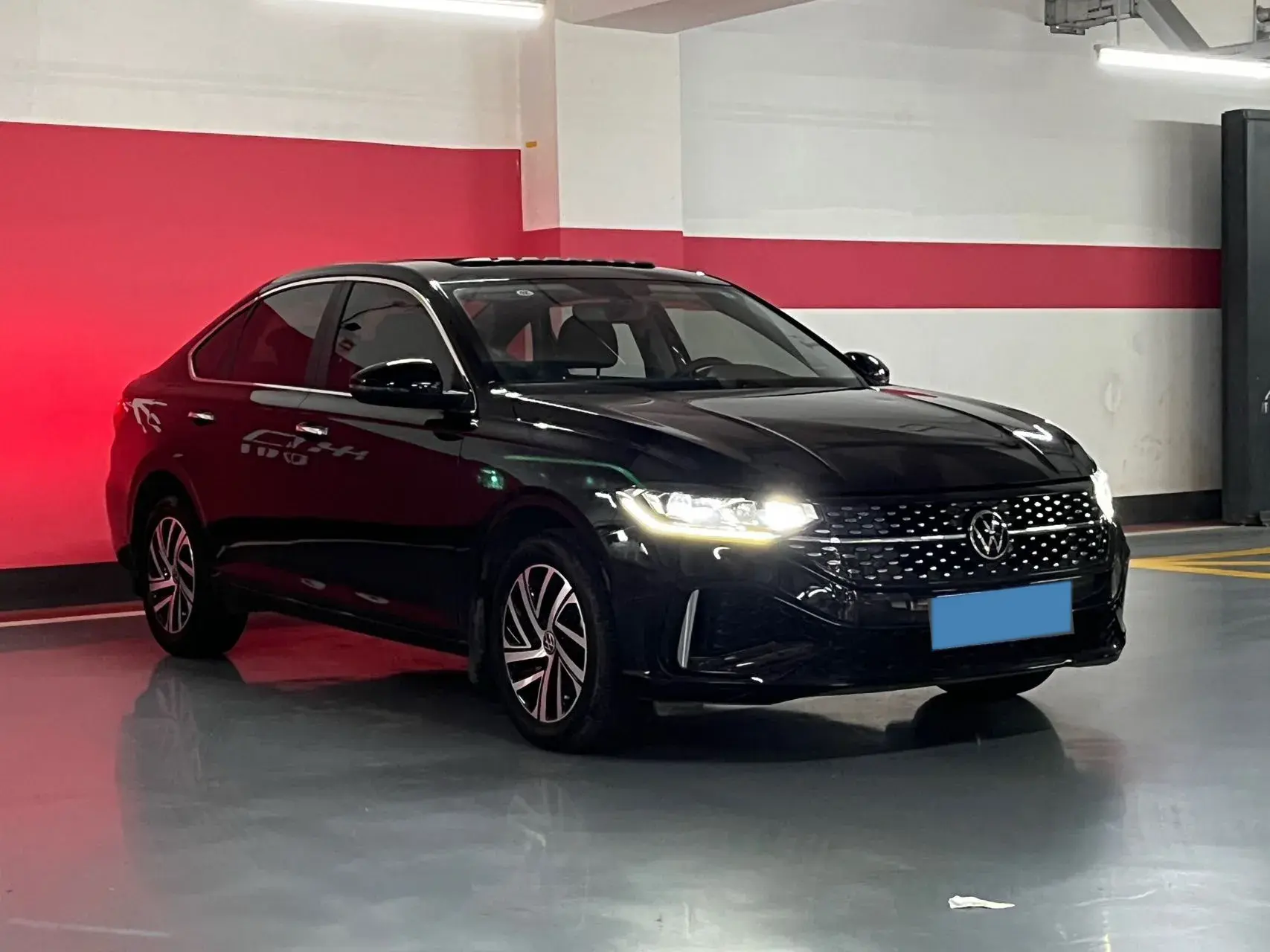 2023 VOLKSWAGEN LAVIDA thumbnail 3