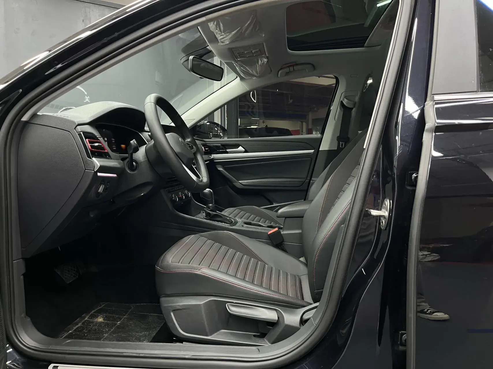 2023 VOLKSWAGEN LAVIDA thumbnail 4