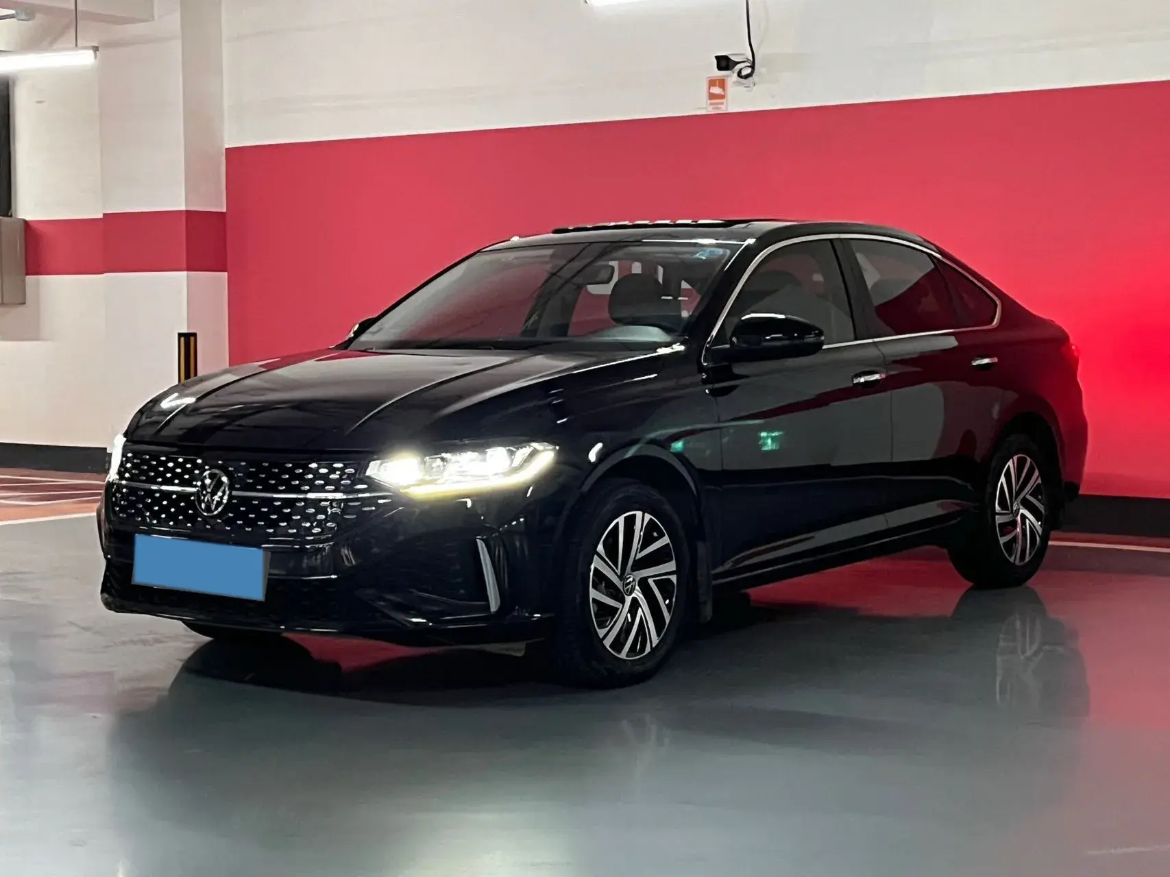 2023 VOLKSWAGEN LAVIDA view 1