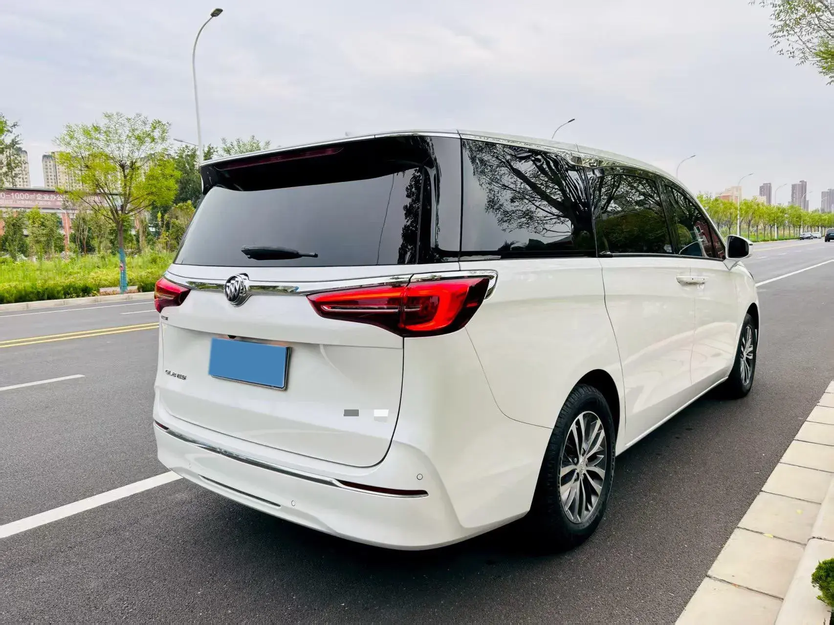 2022 BUICK GL8 thumbnail 3