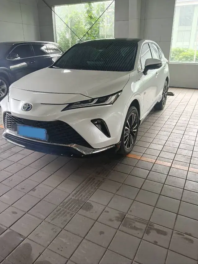 2022 TOYOTA VENZA view 1