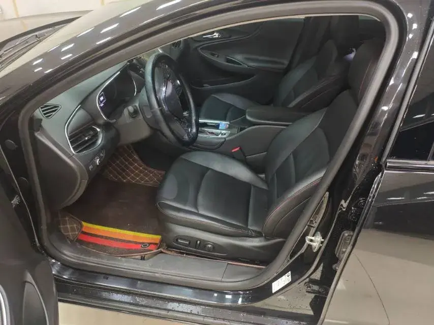 2020 CHEVROLET MALIBU thumbnail 3