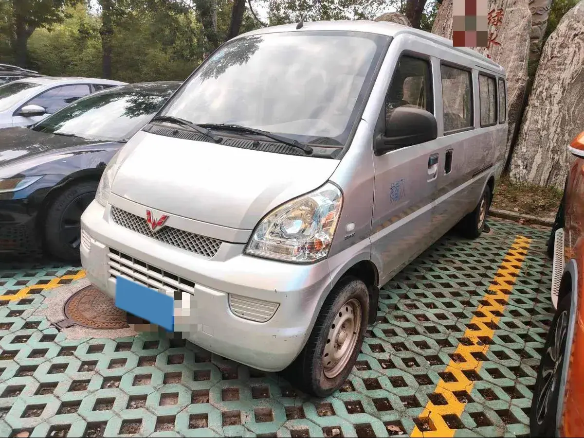2019 WULING RONGGUANG view 1
