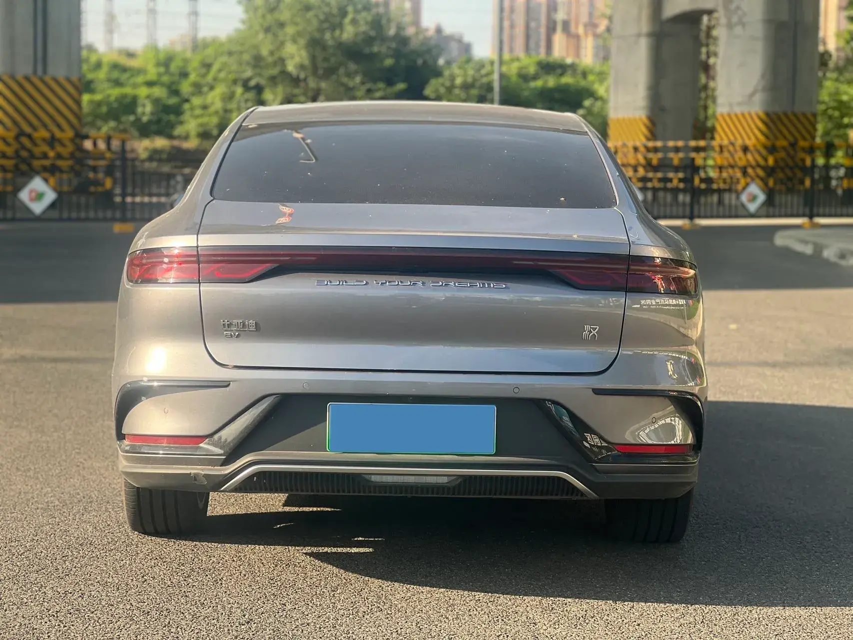 2024 BYD HAN thumbnail 4