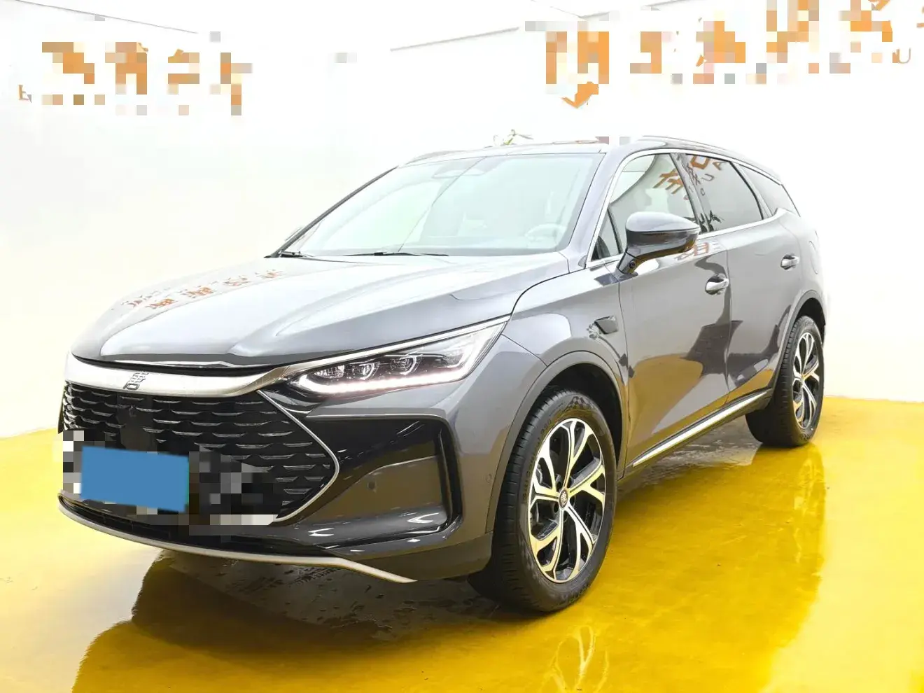 2025 BYD TANG view 1