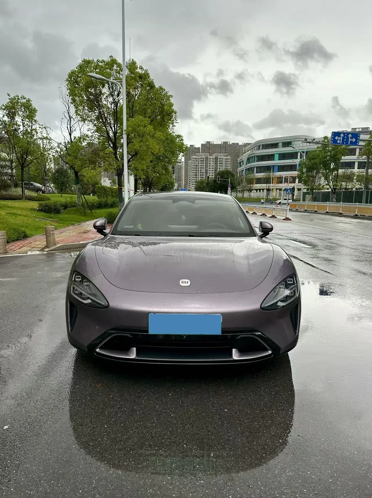 2024 MI SU7 thumbnail 2