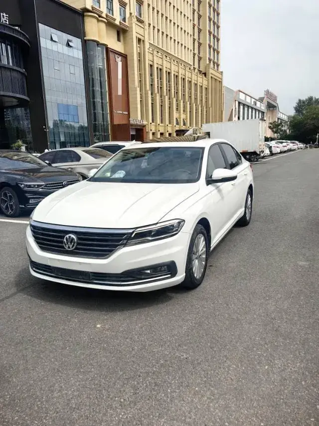 2018 VOLKSWAGEN LAVIDA view 1