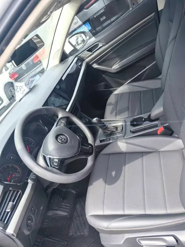 2018 VOLKSWAGEN LAVIDA thumbnail 4