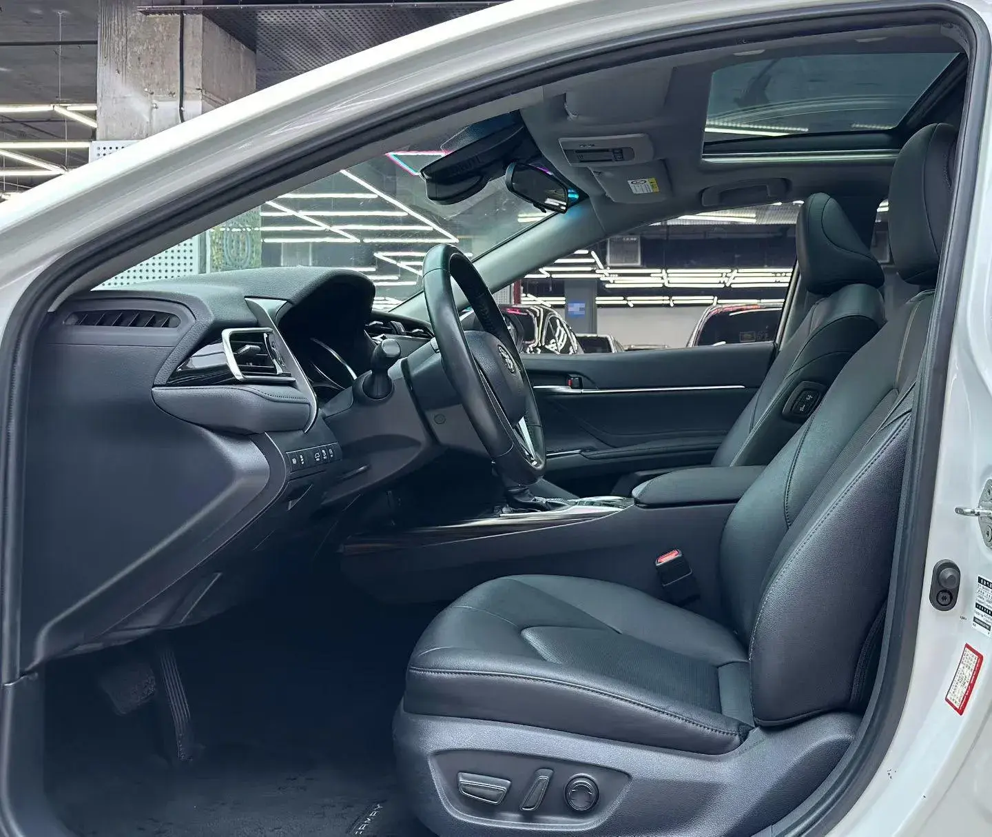 2019 TOYOTA CAMRY thumbnail 4