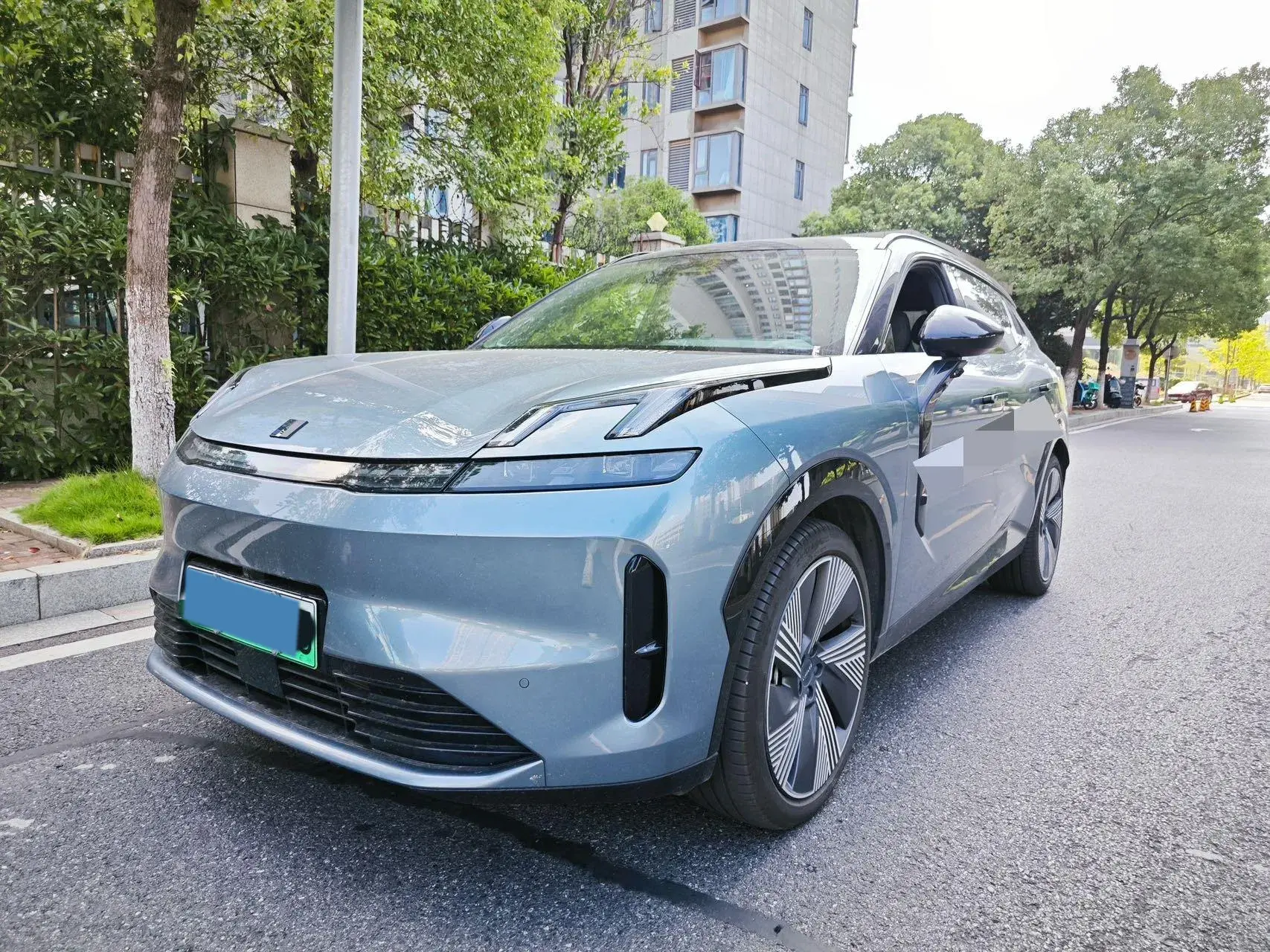 2023 LYNK&CO 08 view 1