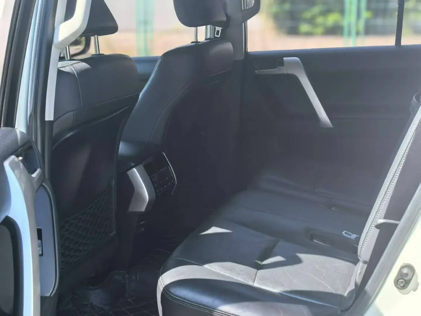 2019 TOYOTA LAND thumbnail 4