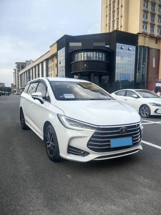 2018 BYD SONG thumbnail 3