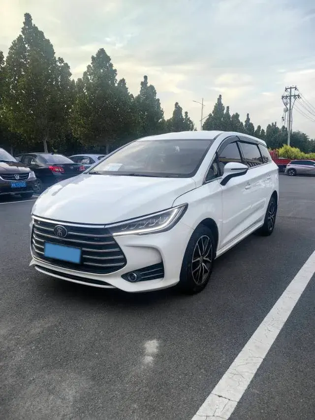 2018 BYD SONG view 1