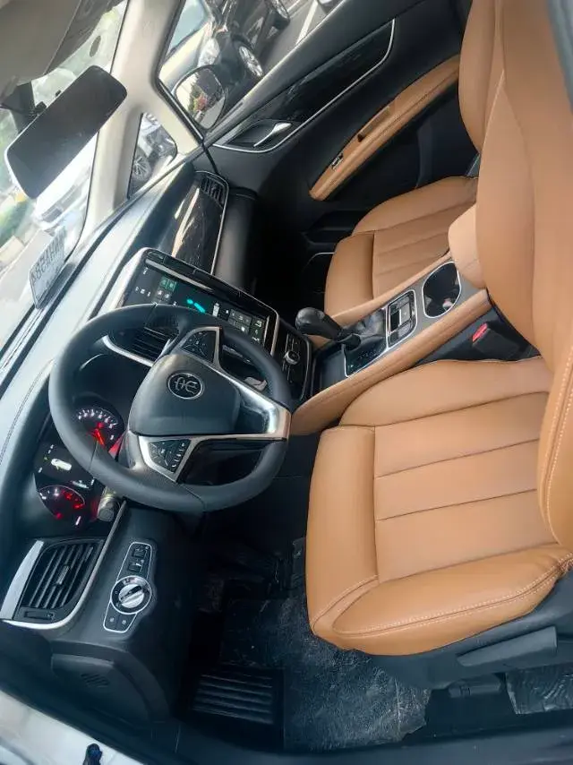 2018 BYD SONG thumbnail 4