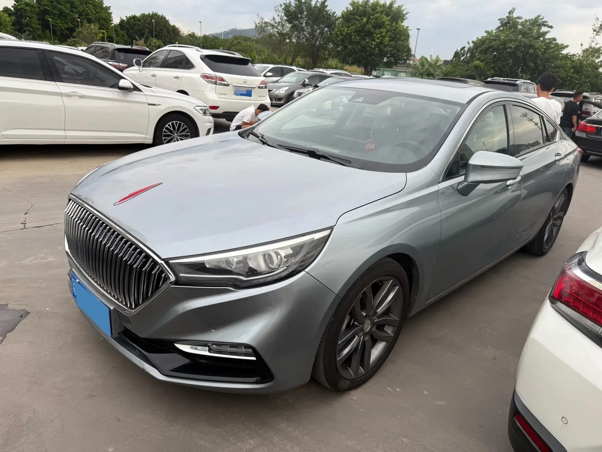 2018 HONGQI H5 view 1