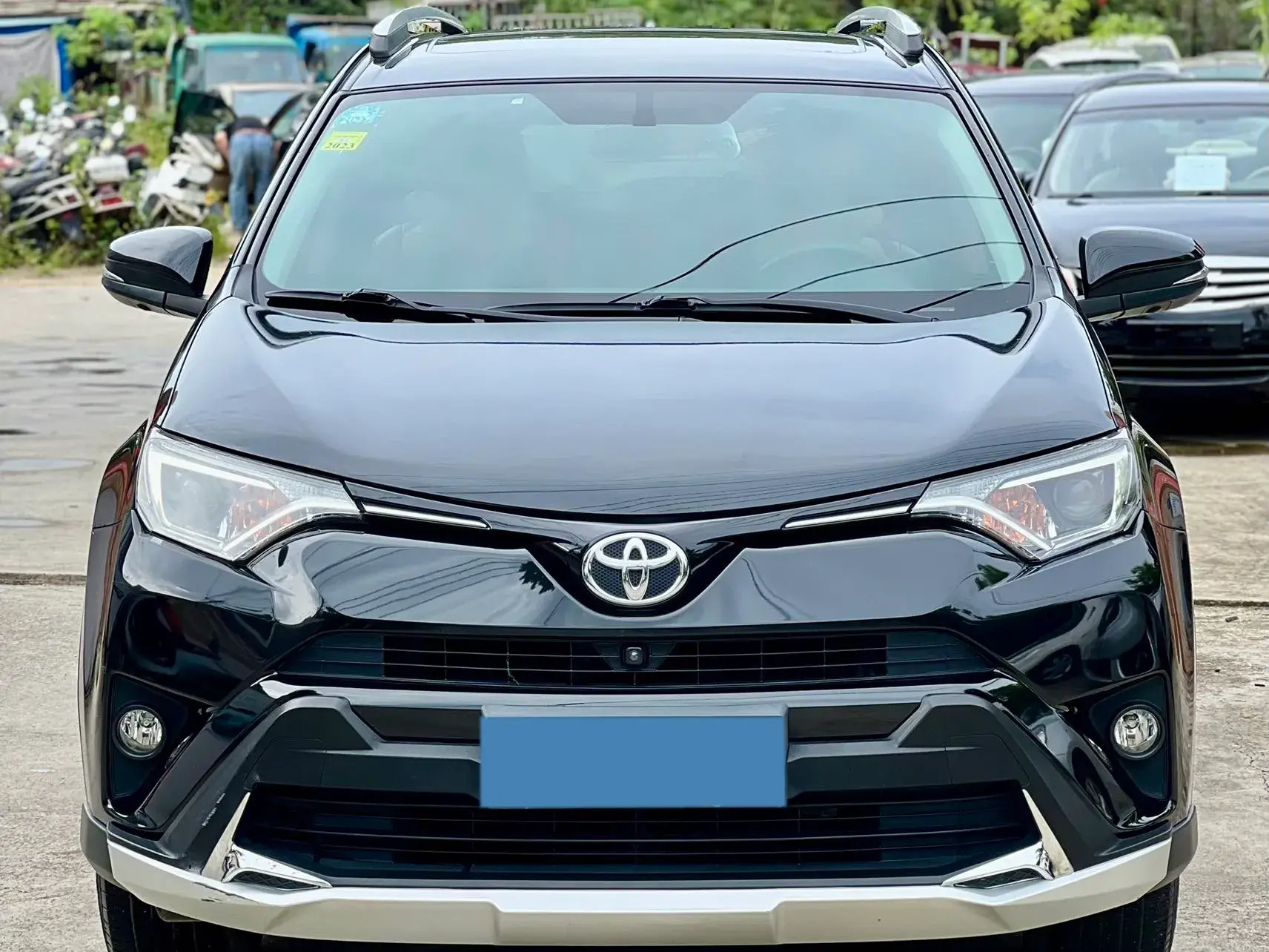 2018 TOYOTA RAV4 thumbnail 2