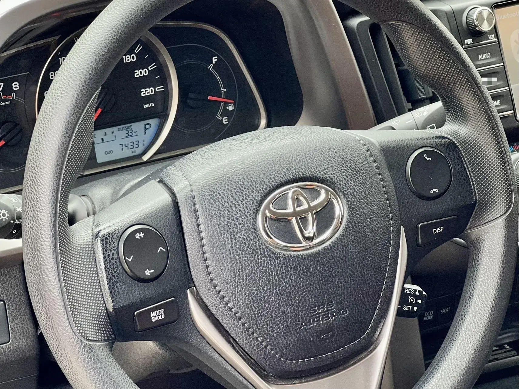 2018 TOYOTA RAV4 thumbnail 3
