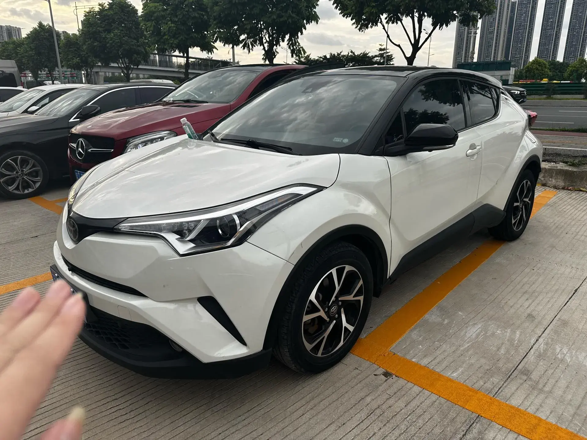 2020 TOYOTA C-HR view 1