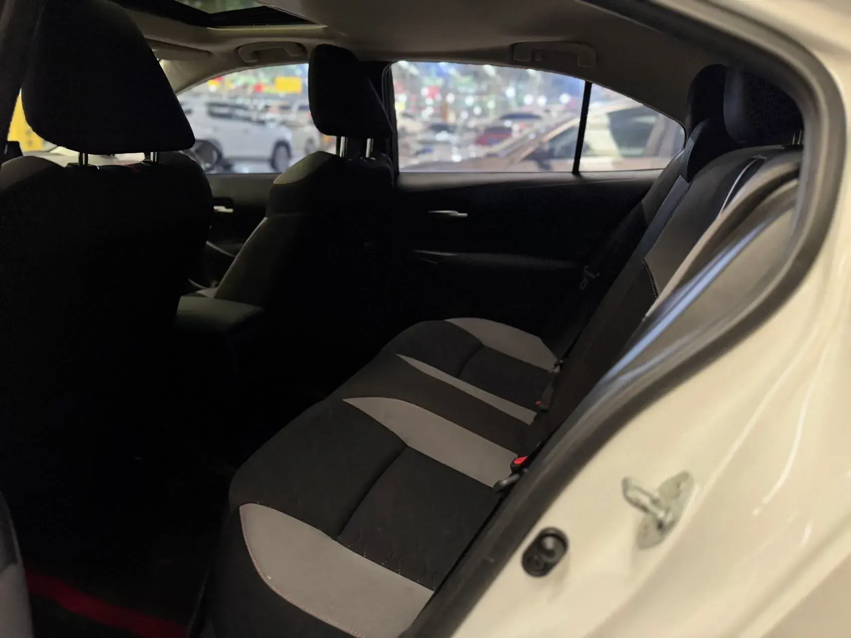 2021 TOYOTA COROLLA thumbnail 3