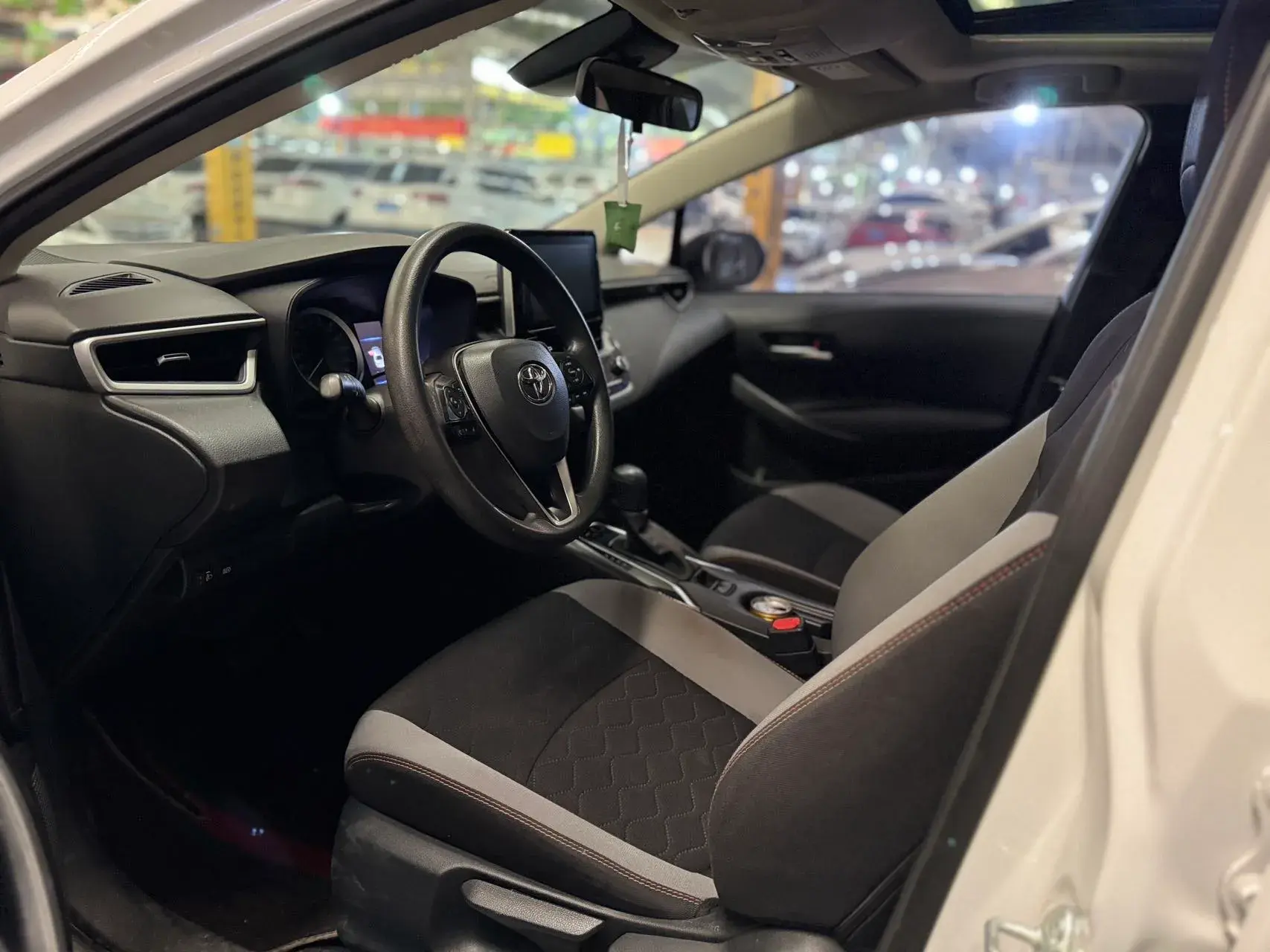 2021 TOYOTA COROLLA thumbnail 2