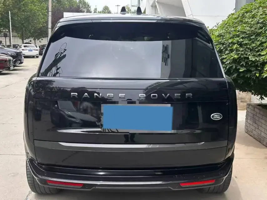 2023 LAND ROVER thumbnail 3