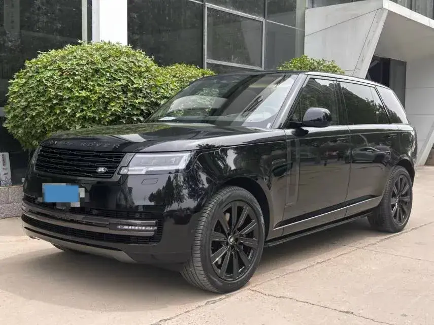 2023 LAND ROVER view 1