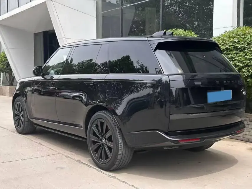 2023 LAND ROVER thumbnail 2