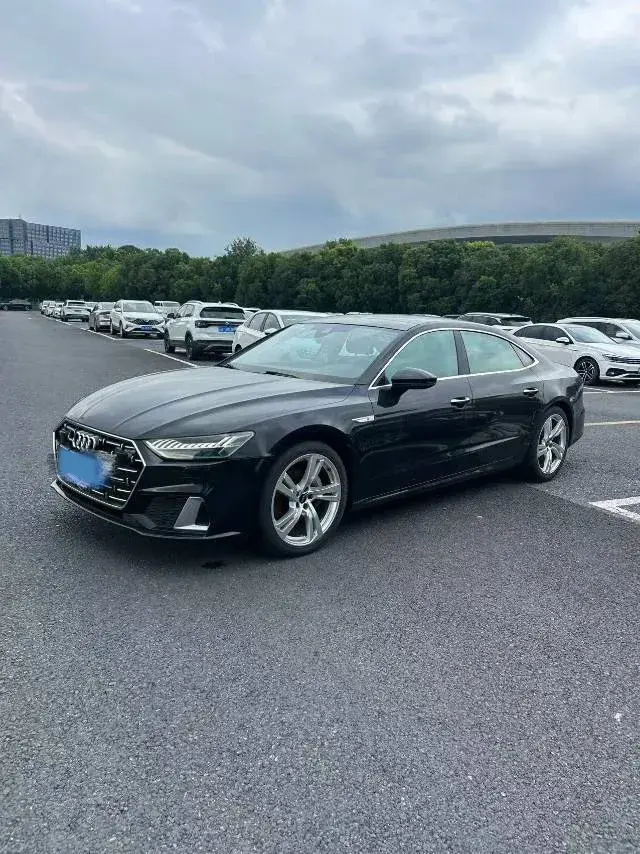 2022 AUDI A7L view 1
