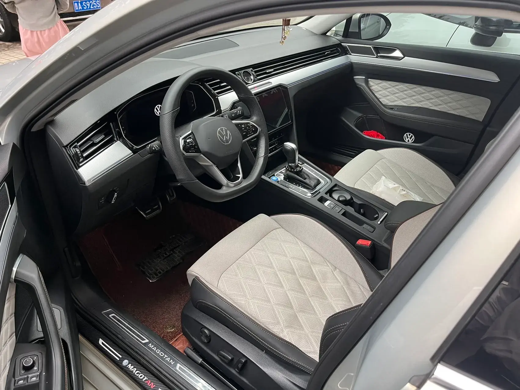 2023 VOLKSWAGEN MAGOTAN thumbnail 3