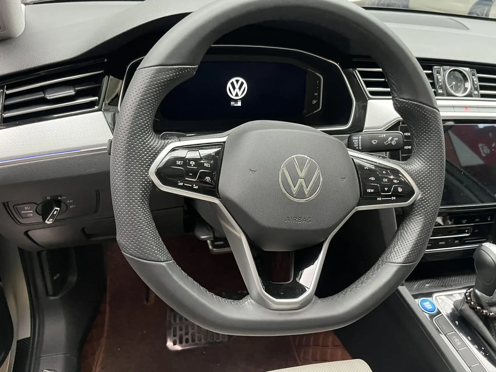 2023 VOLKSWAGEN MAGOTAN thumbnail 4