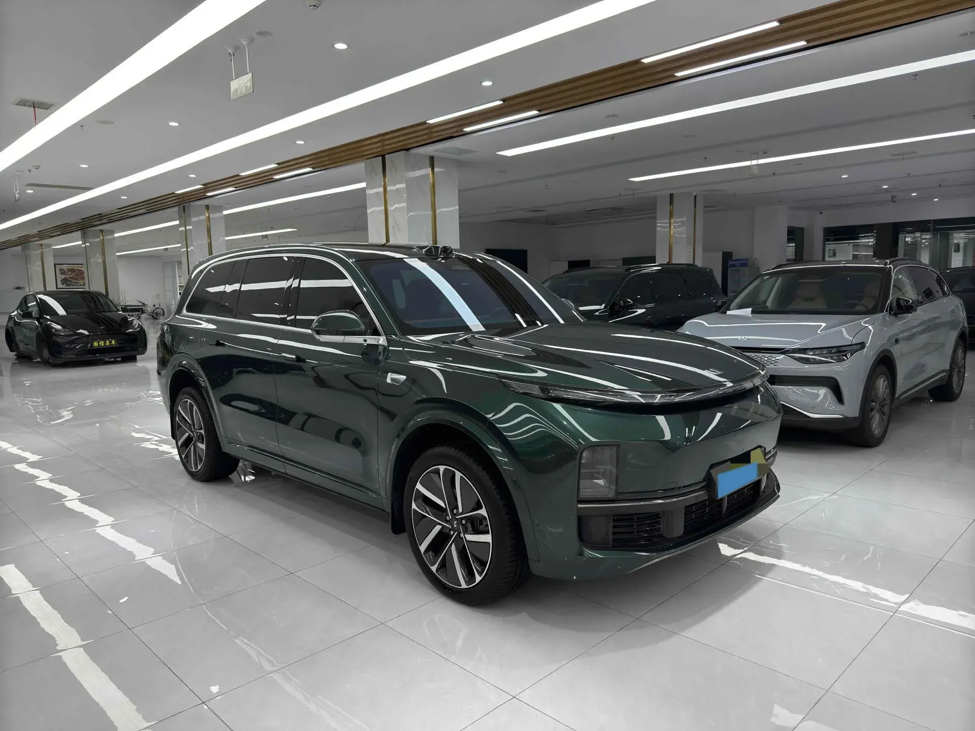 2023 LI L9 thumbnail 3