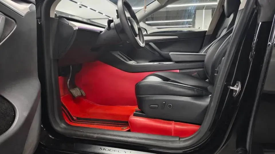 2023 TESLA MODEL thumbnail 4