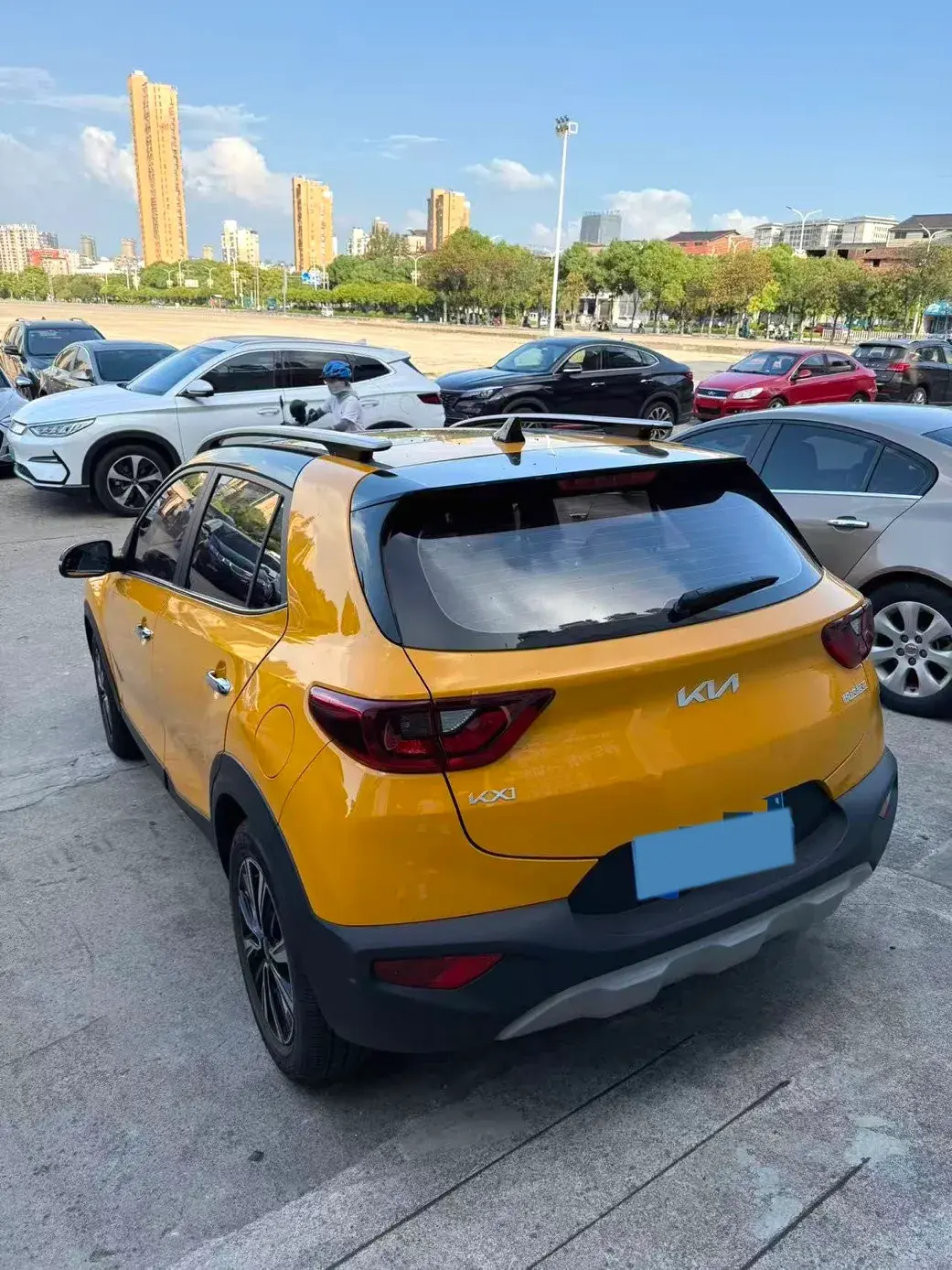 2021 KIA KX1 thumbnail 3