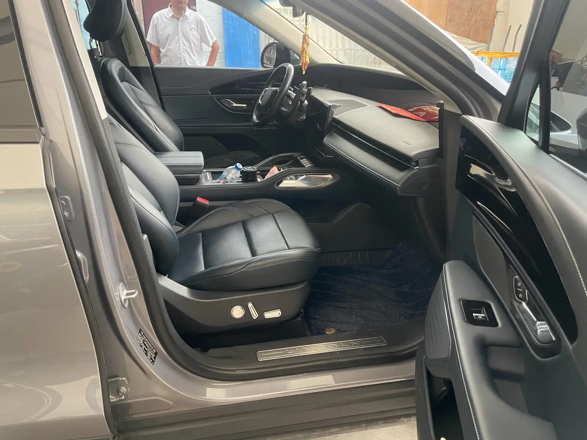 2023 LINCOLN NAUTILUS thumbnail 4