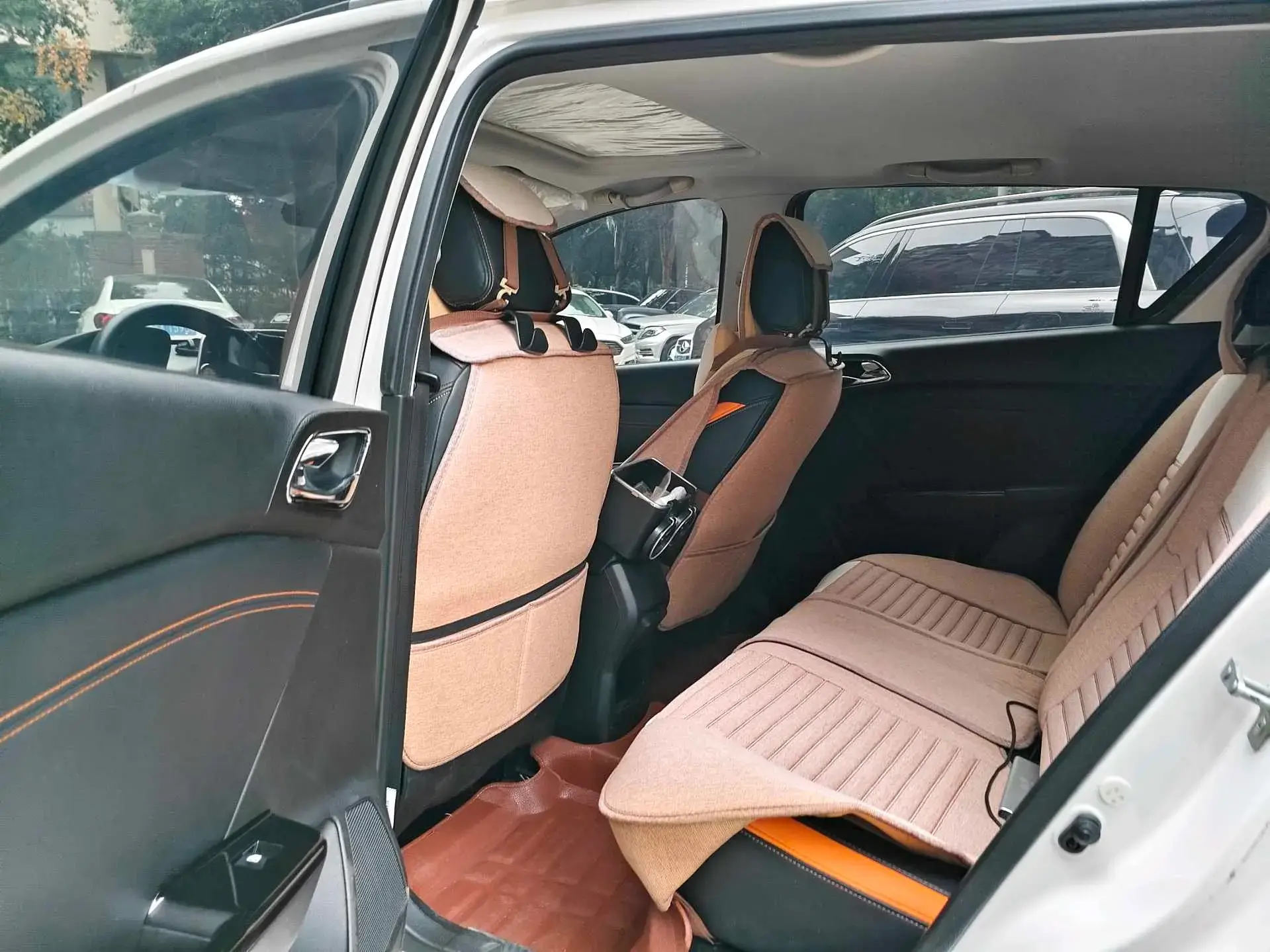 2017 BAOJUN 310 thumbnail 4