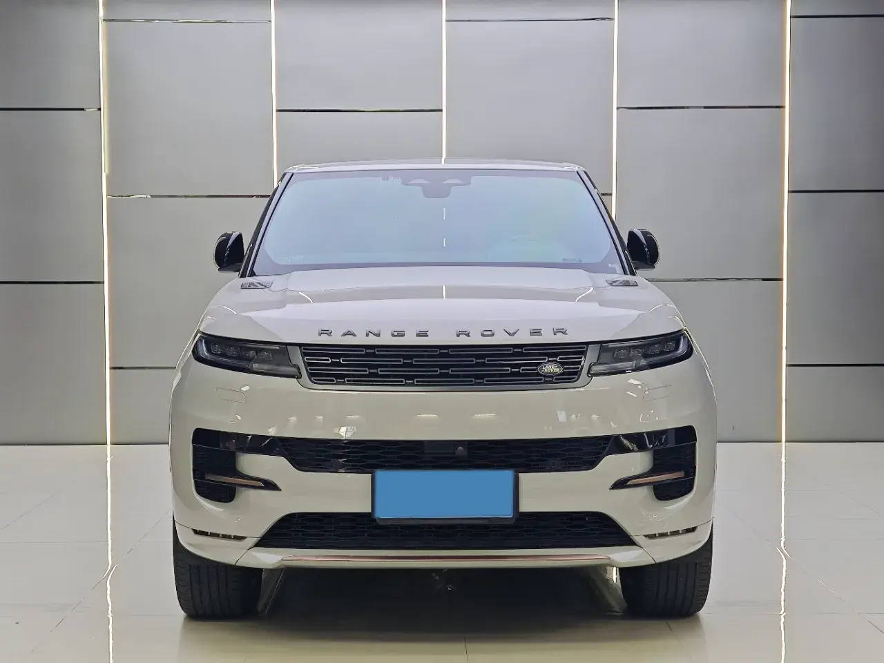 2023 LAND ROVER thumbnail 2