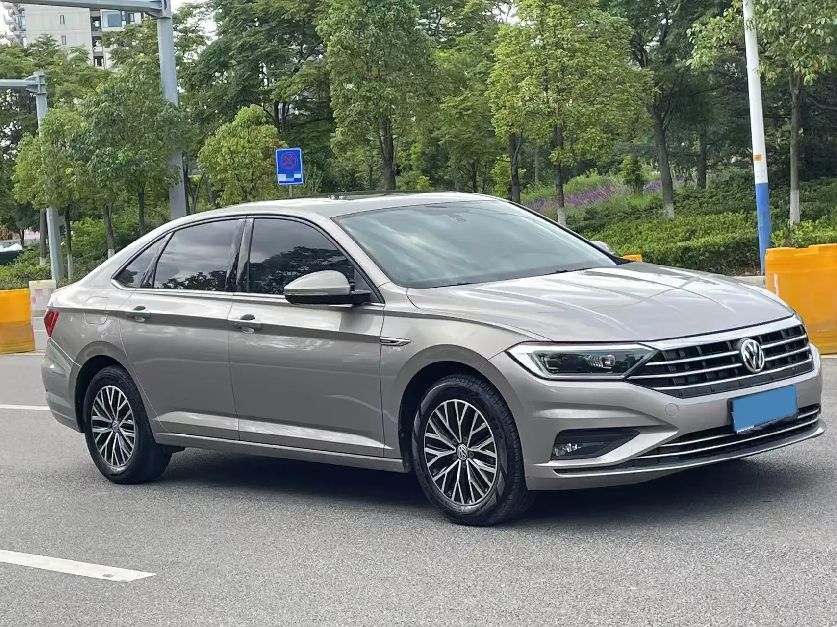 2020 VOLKSWAGEN SAGITAR thumbnail 3